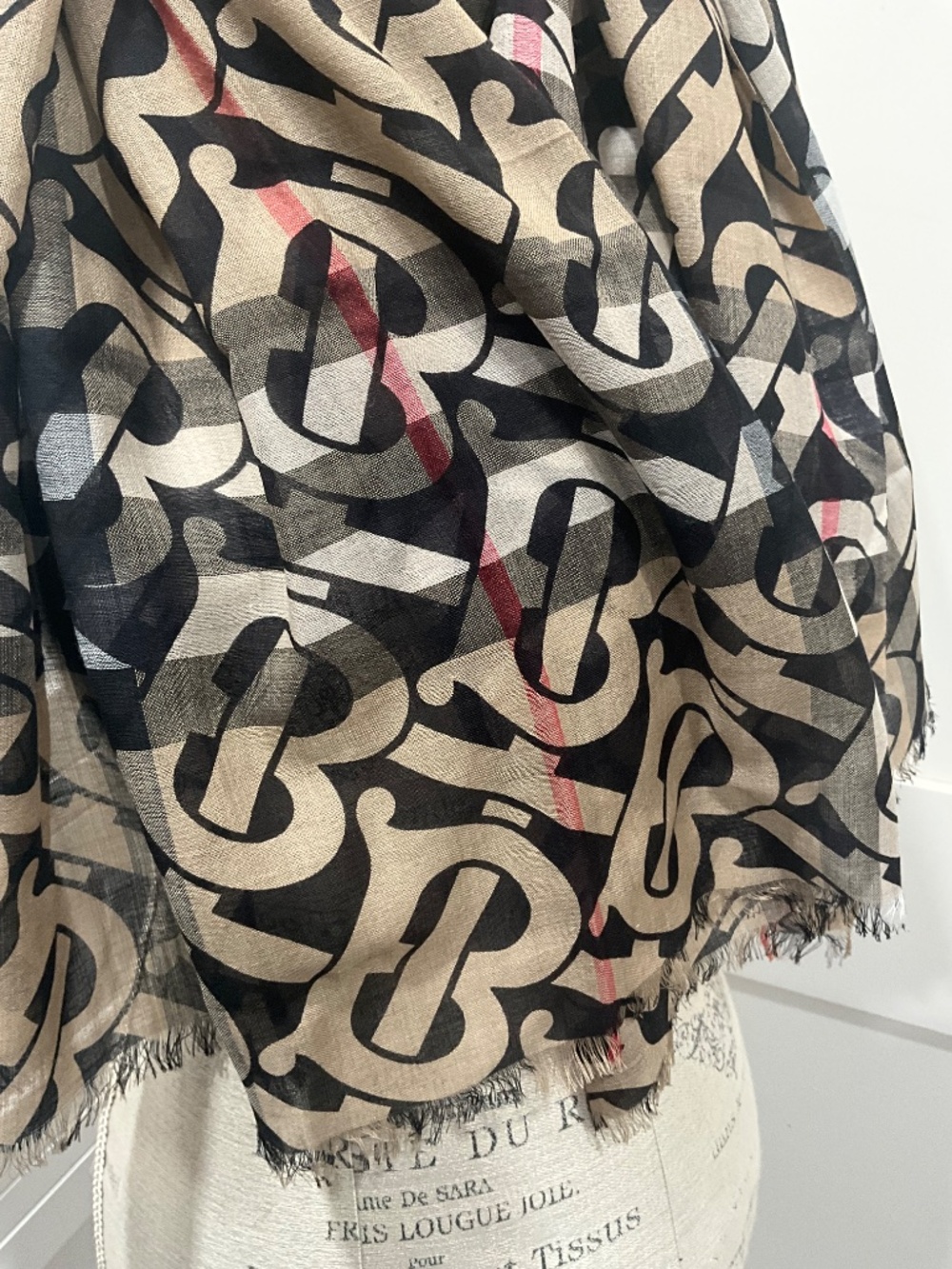 Burberry Scarf - Picture 6 of 8